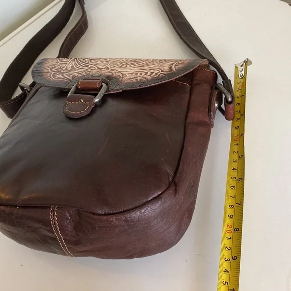 Jack Georges Savio Horseshoe Crossbody Bag Buffalo Leather Brown Cream - Picture 5 of 11